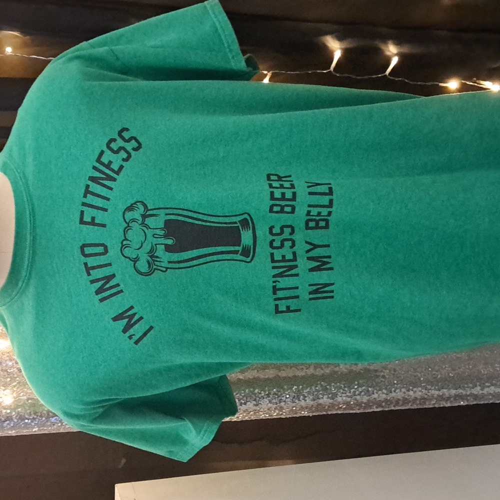 NWOT "I'M INTO FITNESS FIT'NESS BEER IN MY BELLY" TEE SZ XL